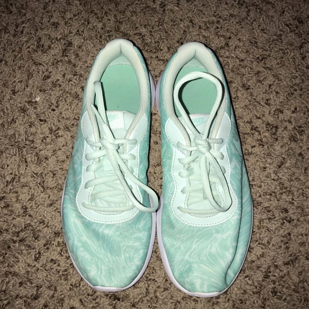 Mint Green Nike Tajuns